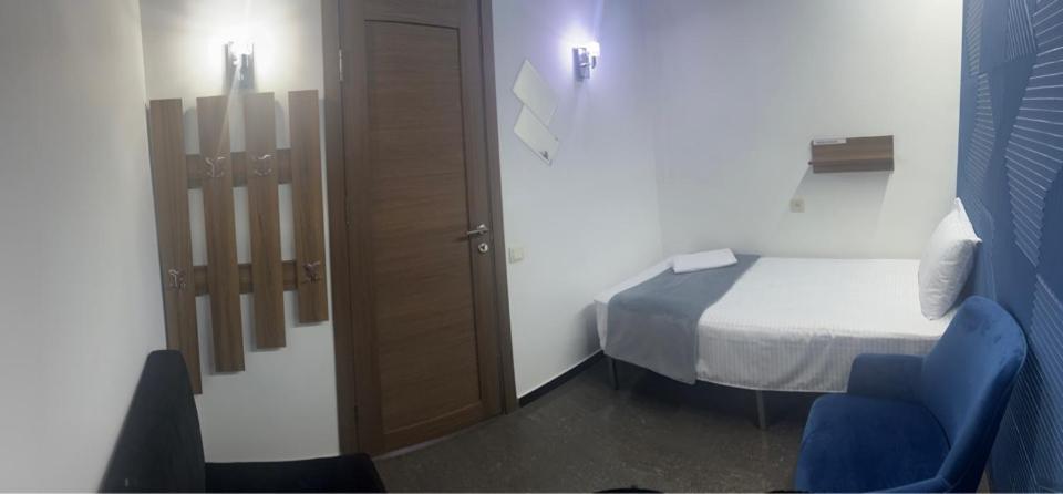 Enigma Hostel Erevan Esterno foto