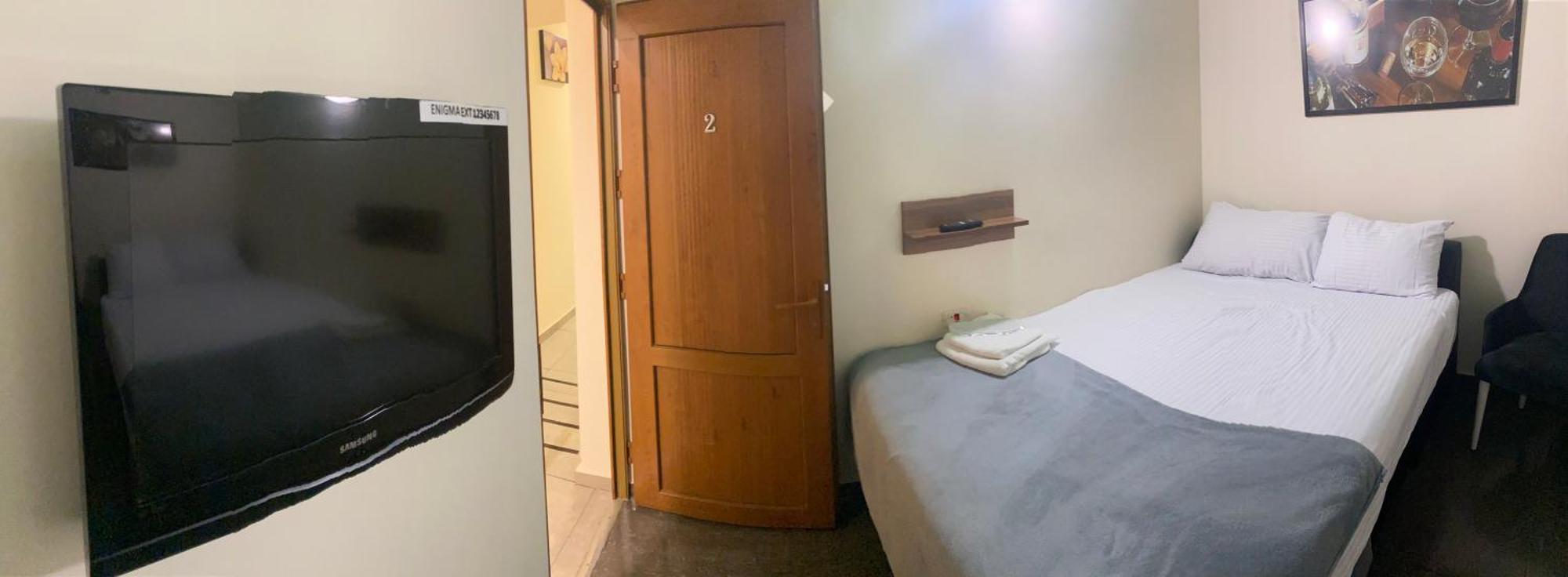 Enigma Hostel Erevan Esterno foto