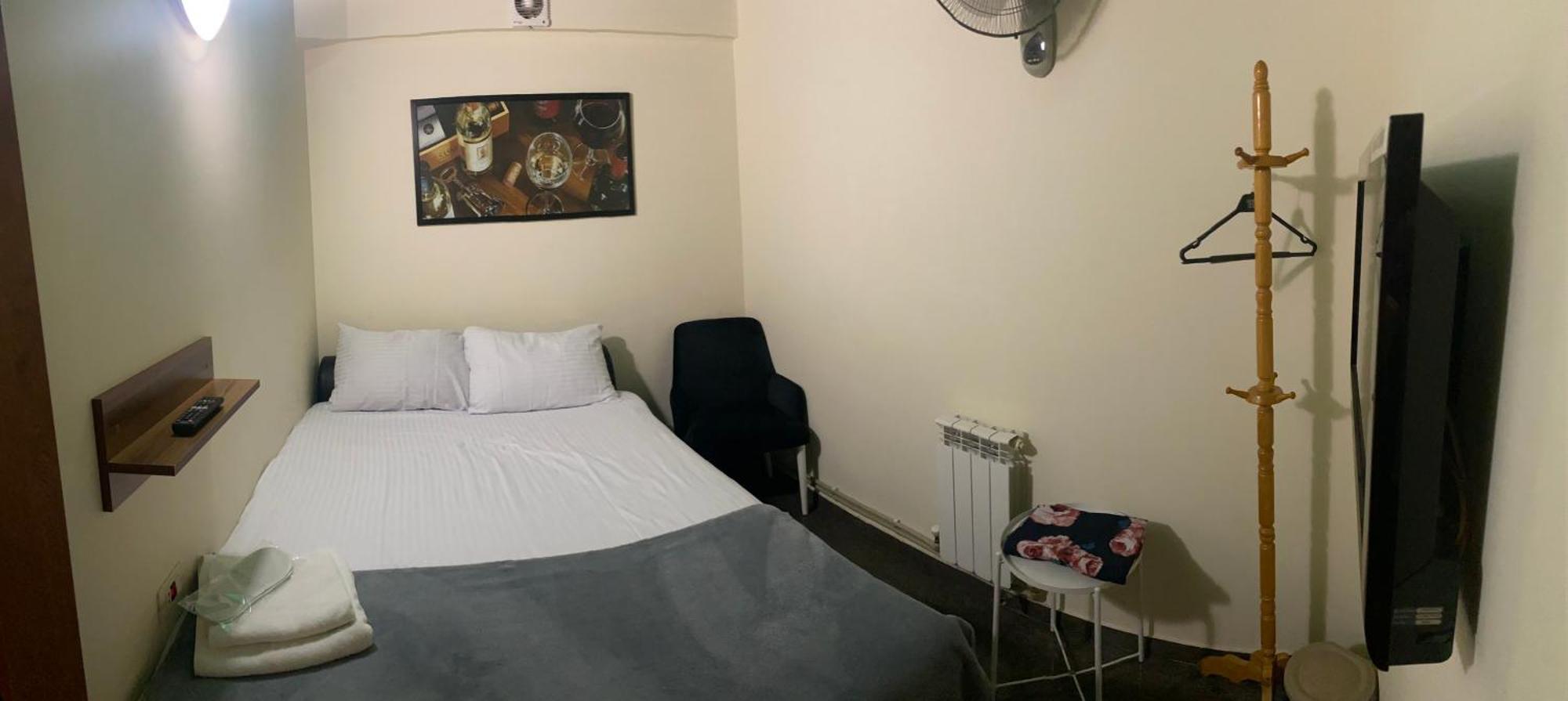 Enigma Hostel Erevan Esterno foto